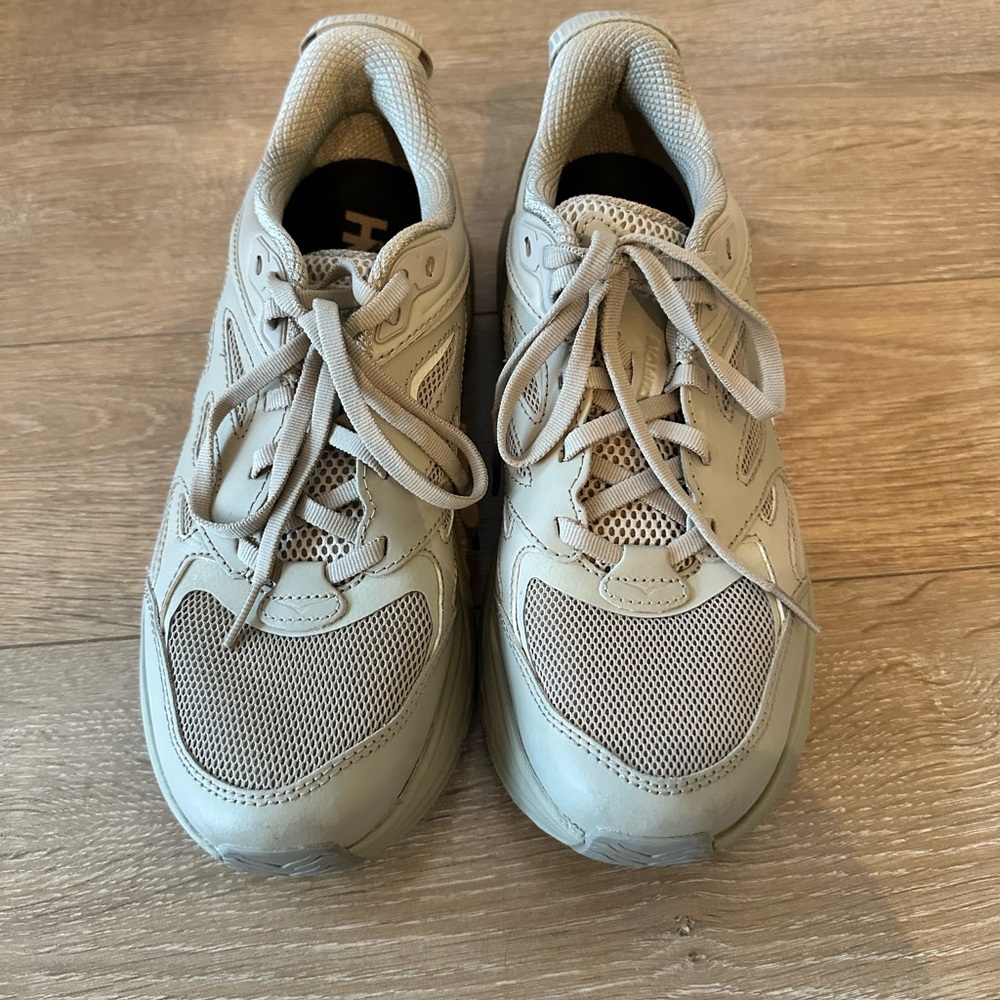 Hoka Cliftons Size 9.5